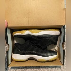 Air Jordan 11 Retro Low "Barons Women’s size 8.5